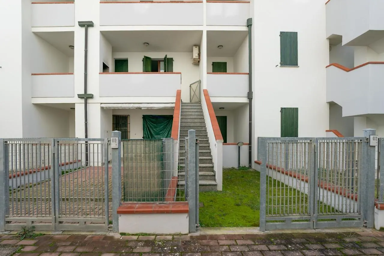 Smith 3B Apartment Llido Degli Estensi 0*,  Italy