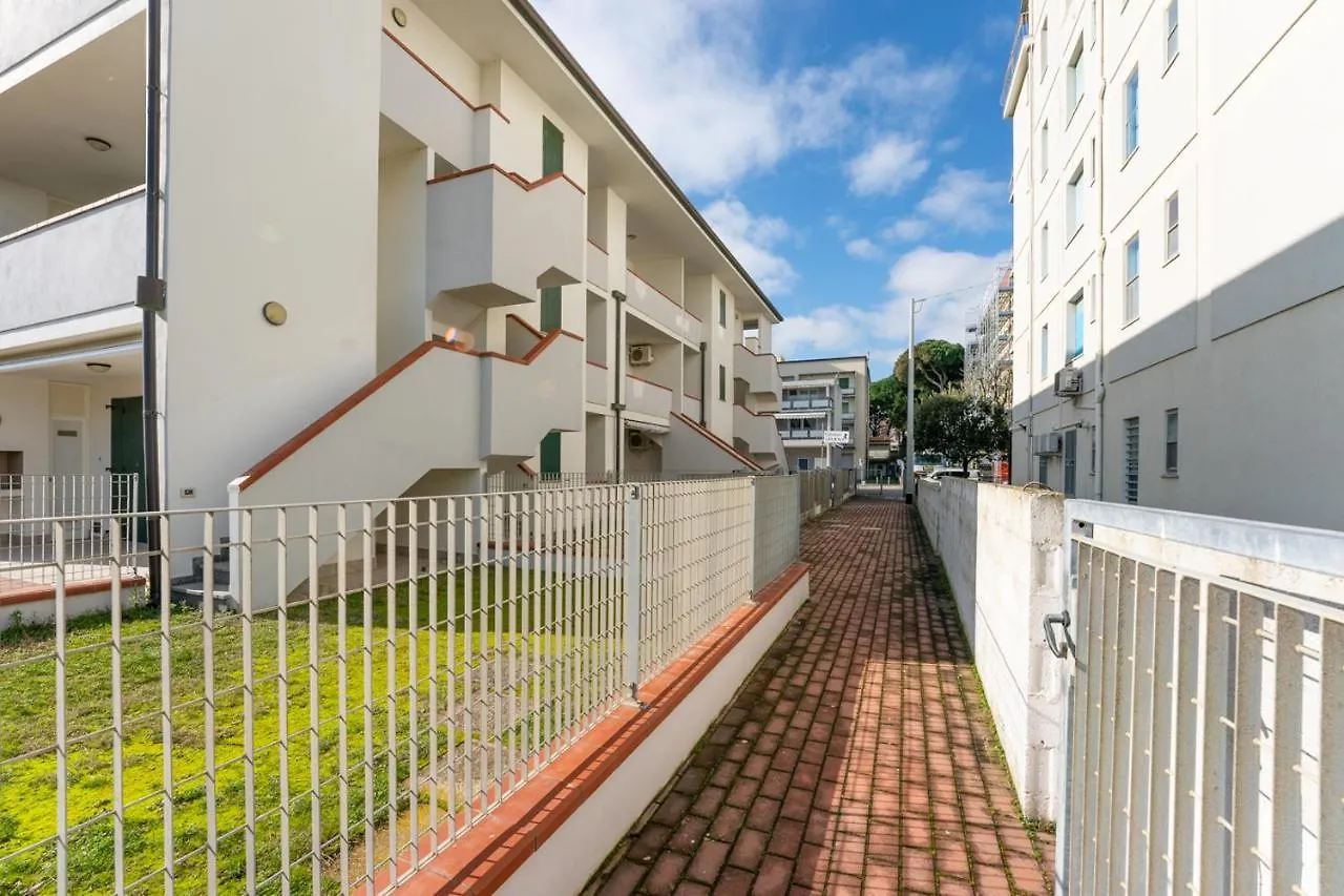 Smith 3B Apartment Llido Degli Estensi Italy